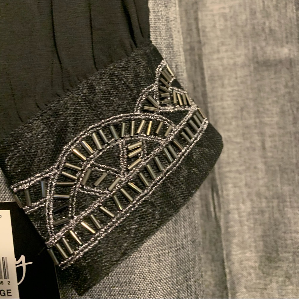 Blouse - Picture 2 of 3